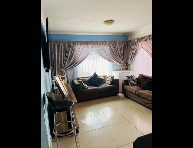 3 BEDROOM HOUSE FOR SALE IN SOSHANGUVE VV